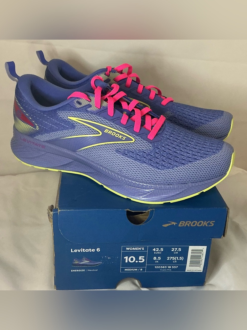 Brooks Women's Blue Running Shoes with Pink Laces NIB size 10.5 - Picture 2 of 10